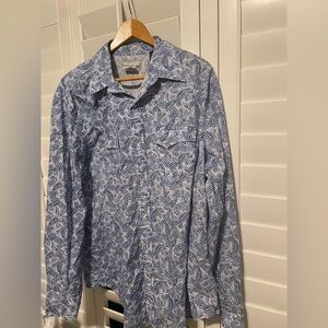 Wrangler men’s paisley snap up shirt. Size XL